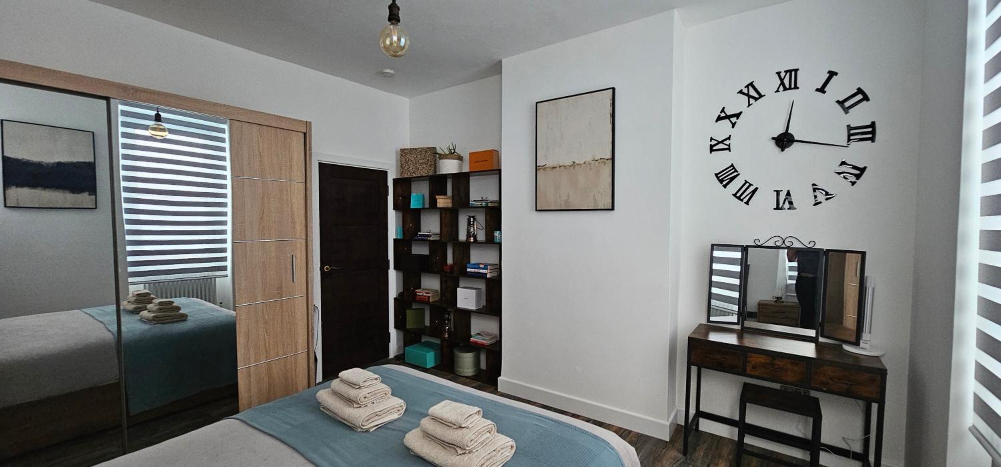 Tower Bridge Spacious King Bedroom With Extra Large Windows London Bagian luar foto