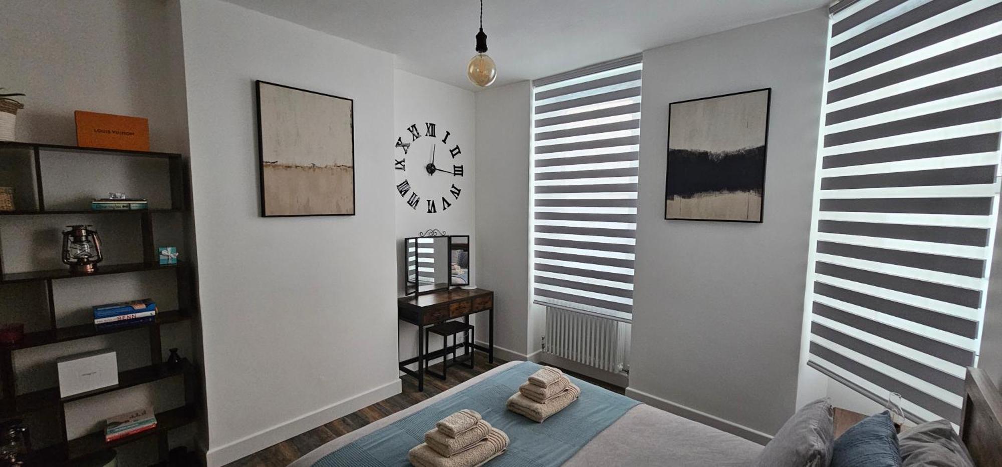 Tower Bridge Spacious King Bedroom With Extra Large Windows London Bagian luar foto